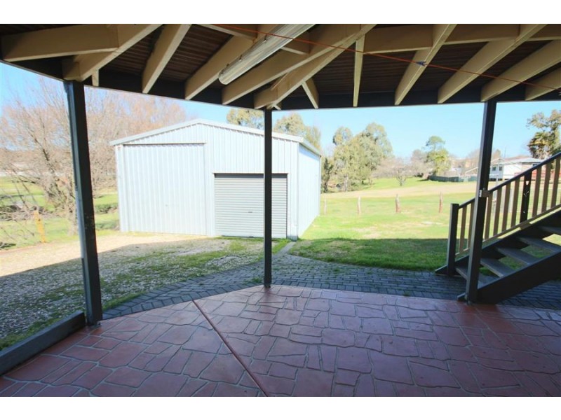 65 Molesworth Street, Tenterfield NSW 2372
