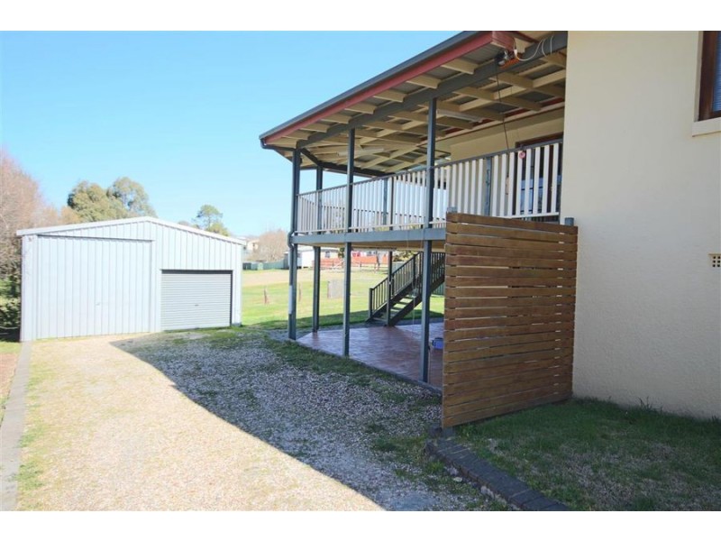 65 Molesworth Street, Tenterfield NSW 2372