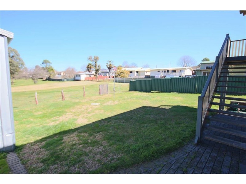 65 Molesworth Street, Tenterfield NSW 2372