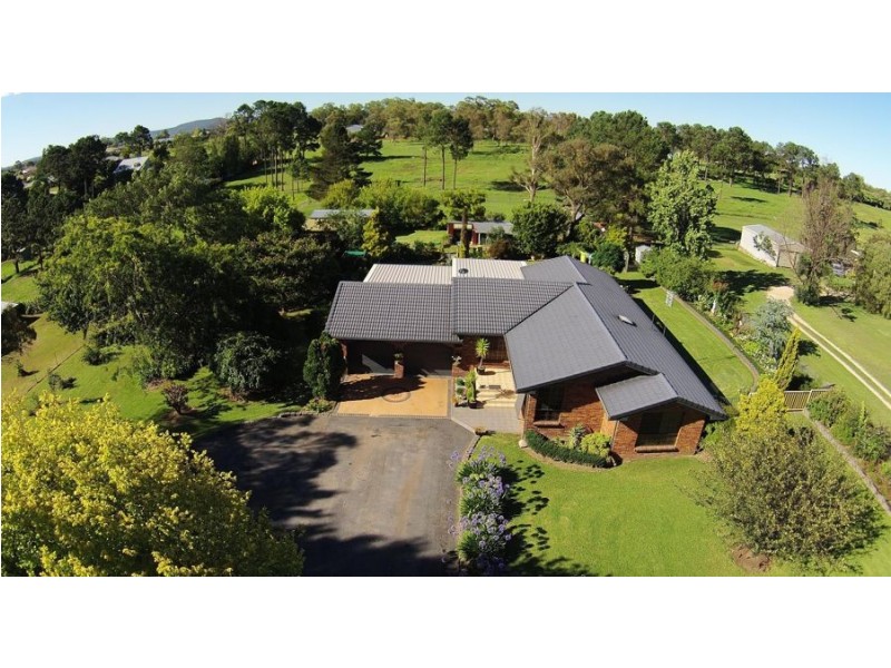 6 Casino Road, Tenterfield NSW 2372