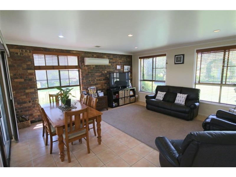 6 Casino Road, Tenterfield NSW 2372