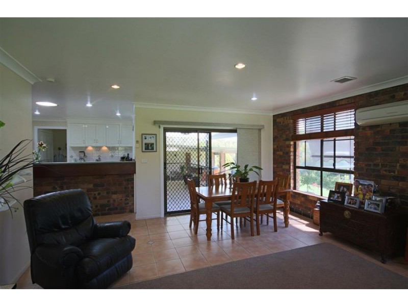 6 Casino Road, Tenterfield NSW 2372