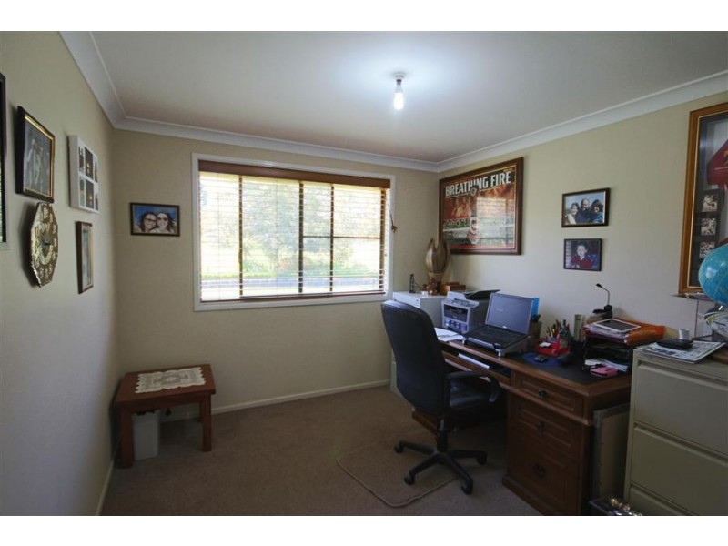 6 Casino Road, Tenterfield NSW 2372
