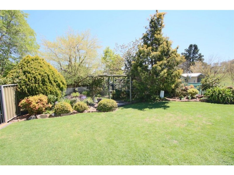 6 Casino Road, Tenterfield NSW 2372