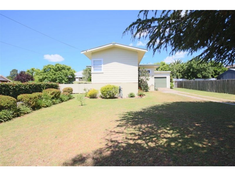 119 Wood Street, Tenterfield NSW 2372
