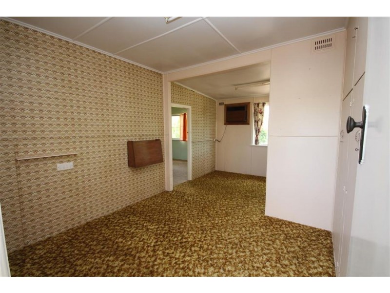 33 Logan Street, Tenterfield NSW 2372