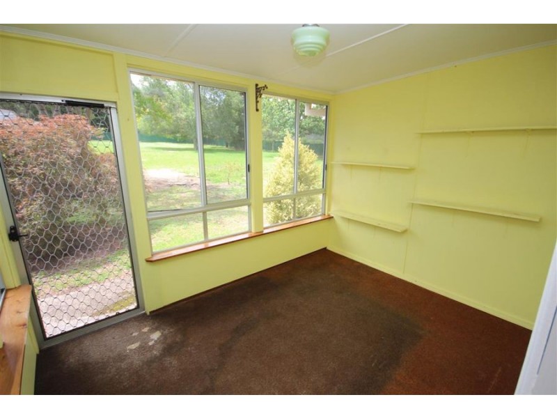 33 Logan Street, Tenterfield NSW 2372