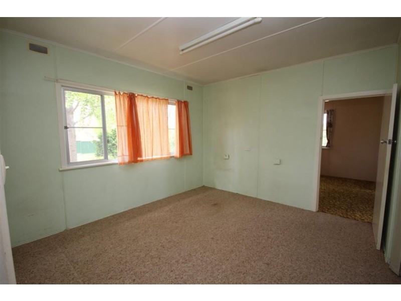 33 Logan Street, Tenterfield NSW 2372