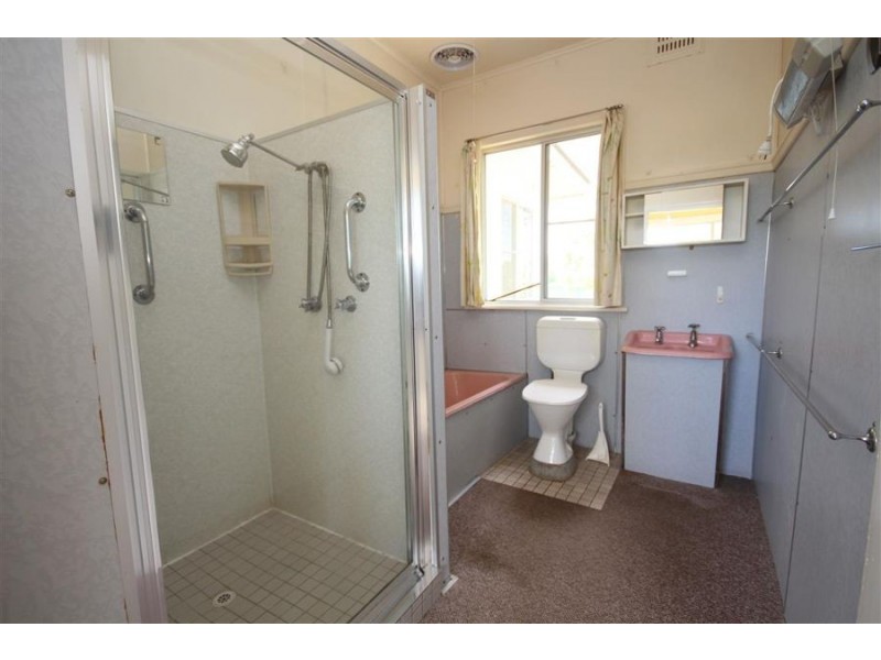 33 Logan Street, Tenterfield NSW 2372