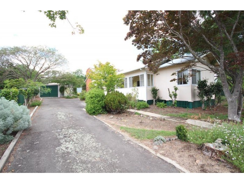 33 Logan Street, Tenterfield NSW 2372