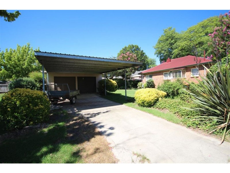 161 Logan Street, Tenterfield NSW 2372