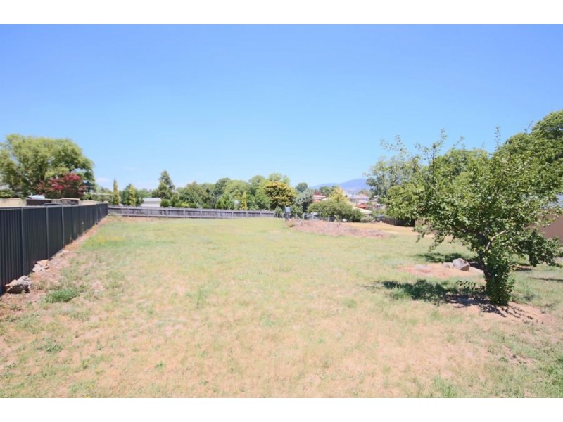 73 Martin Street, Tenterfield NSW 2372