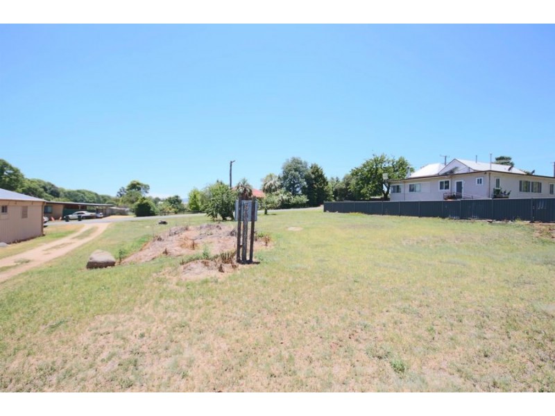 73 Martin Street, Tenterfield NSW 2372