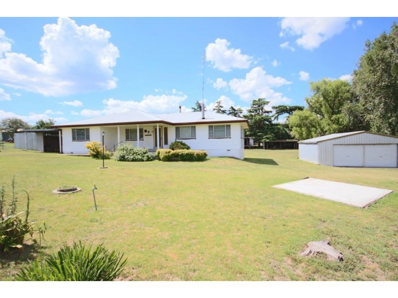 126 Cowper Street, Tenterfield NSW 2372