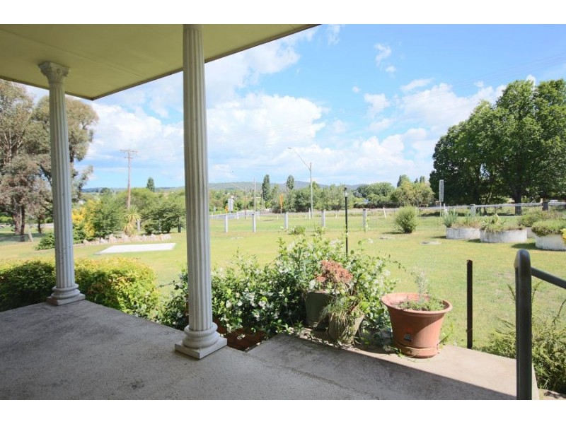 126 Cowper Street, Tenterfield NSW 2372