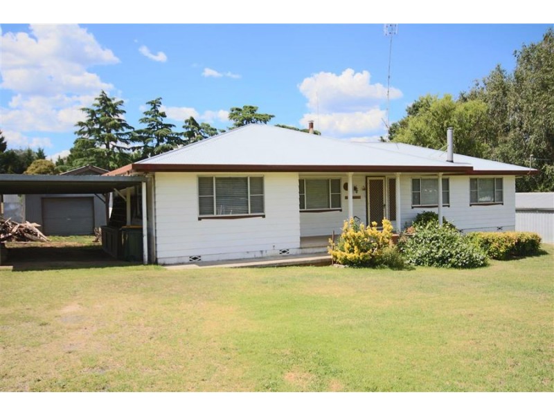 126 Cowper Street, Tenterfield NSW 2372