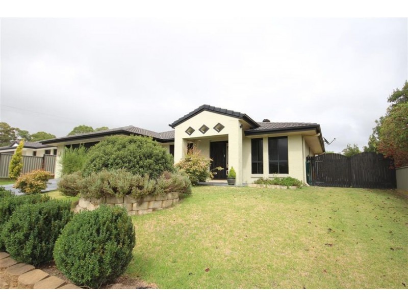 54 East Street, Tenterfield NSW 2372