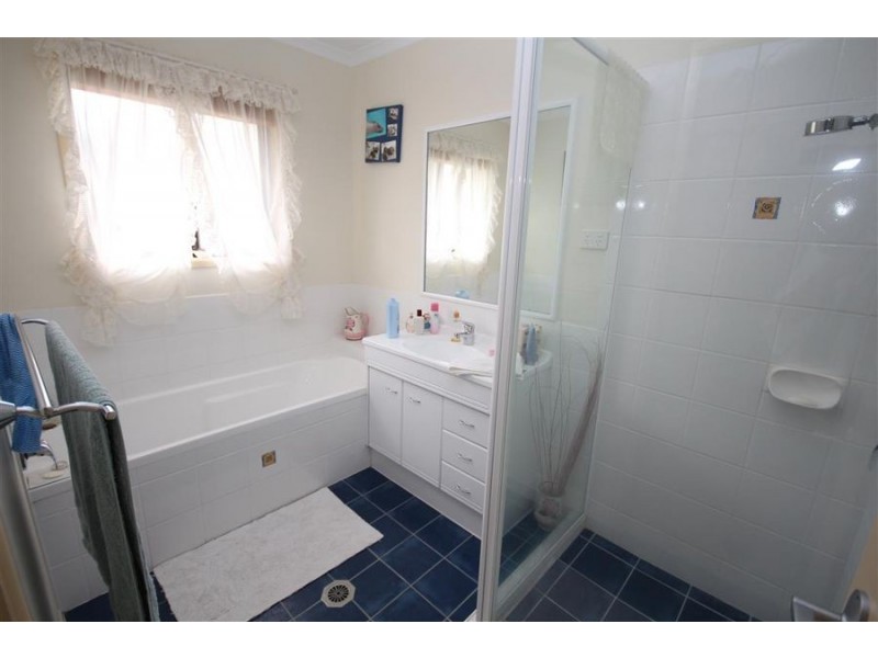 54 East Street, Tenterfield NSW 2372