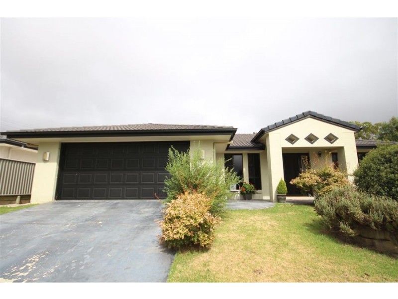 54 East Street, Tenterfield NSW 2372