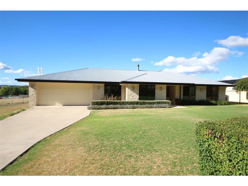 44 Riley Street, Tenterfield NSW 2372