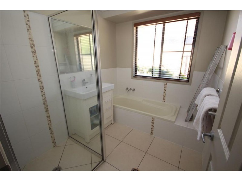 44 Riley Street, Tenterfield NSW 2372