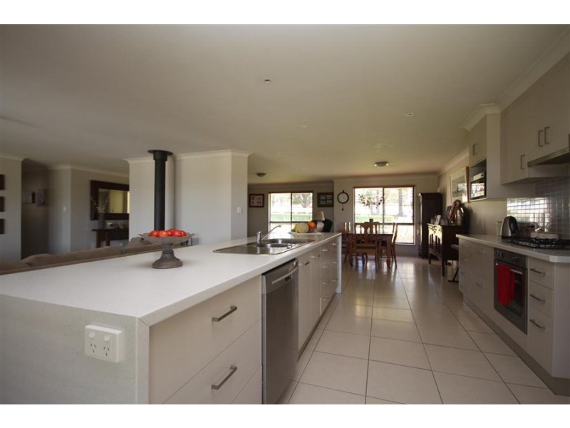 44 Riley Street, Tenterfield NSW 2372