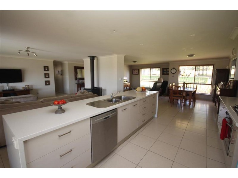 44 Riley Street, Tenterfield NSW 2372