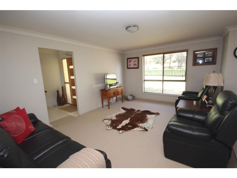 44 Riley Street, Tenterfield NSW 2372
