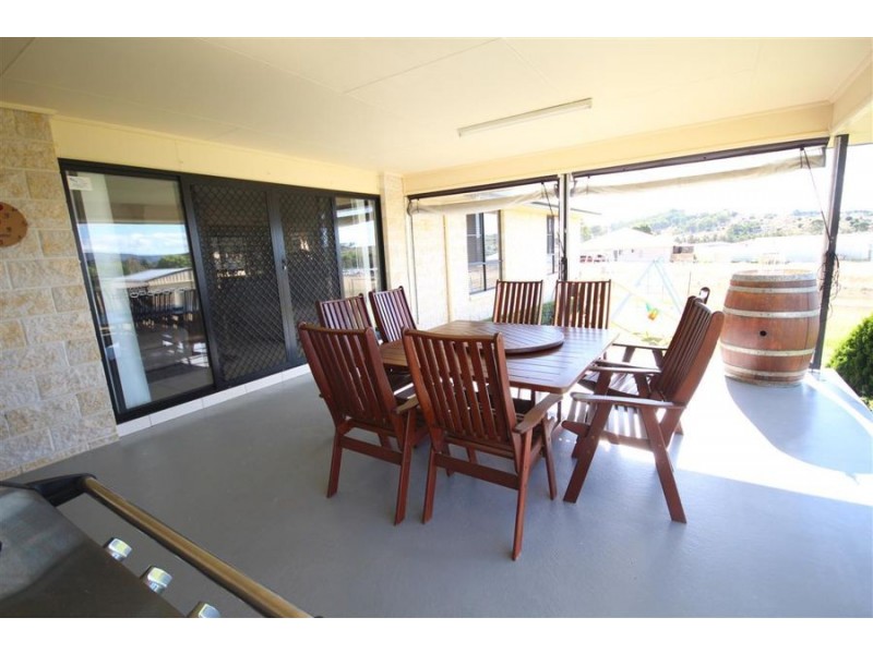 44 Riley Street, Tenterfield NSW 2372