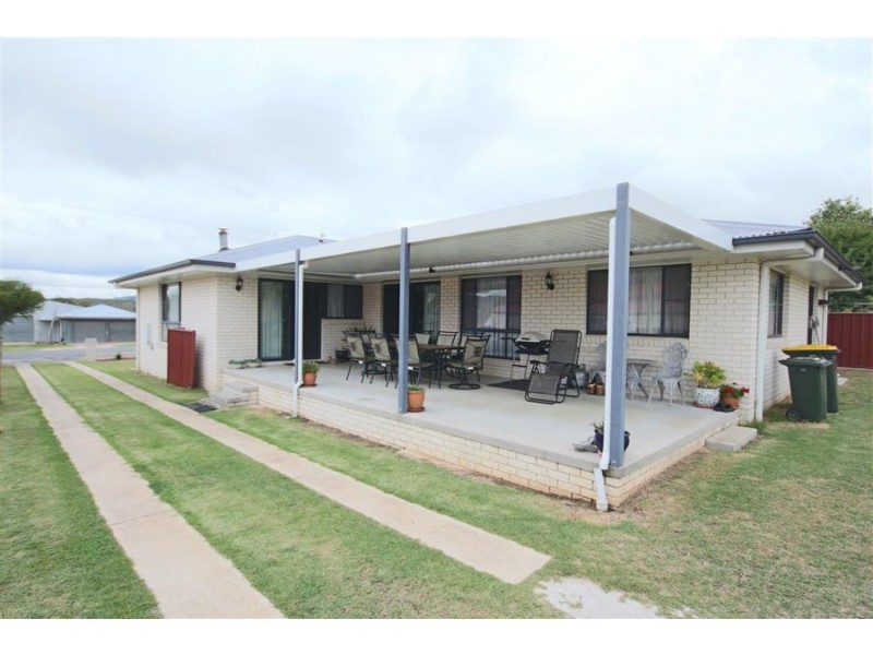 40 Railway Street, Tenterfield NSW 2372