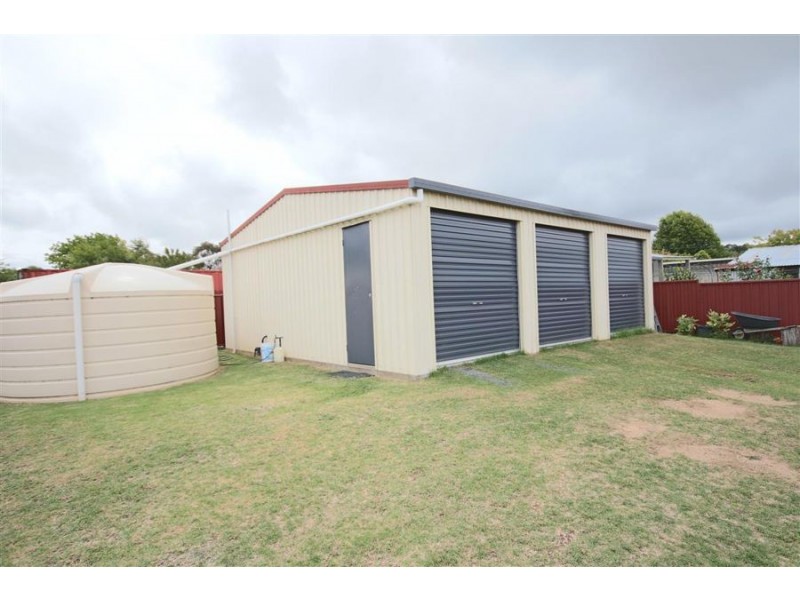 40 Railway Street, Tenterfield NSW 2372