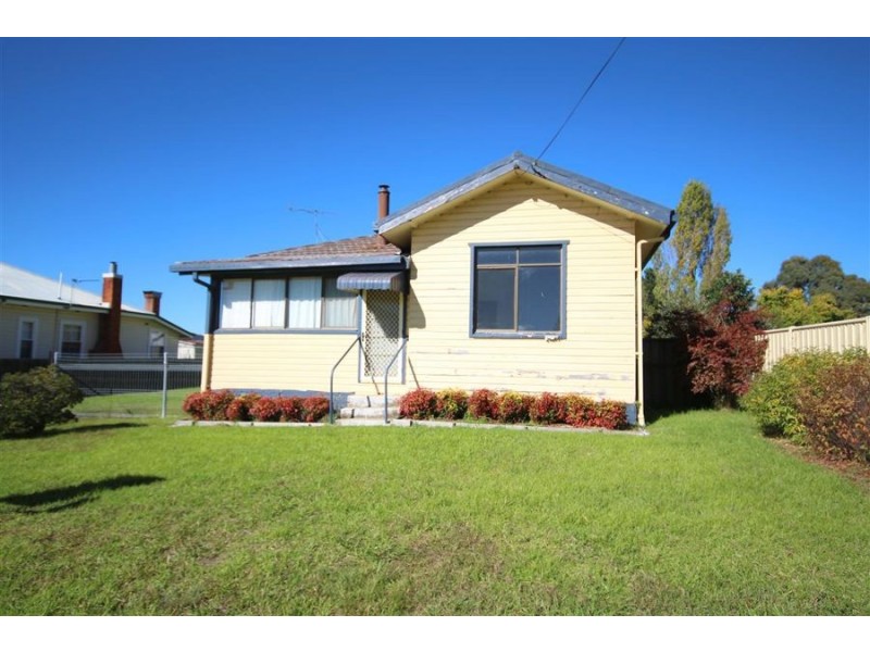 13 High Street, Tenterfield NSW 2372