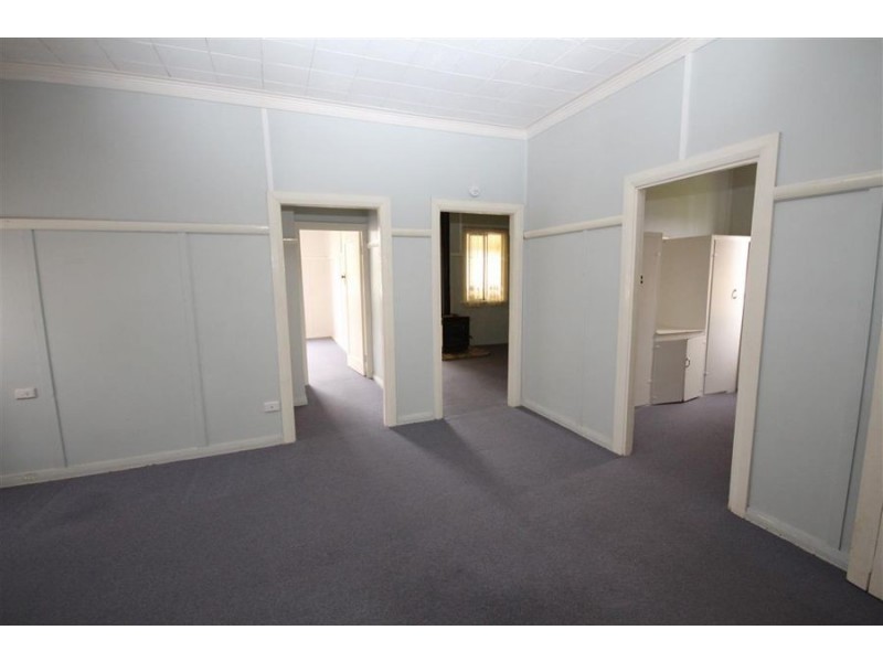 13 High Street, Tenterfield NSW 2372