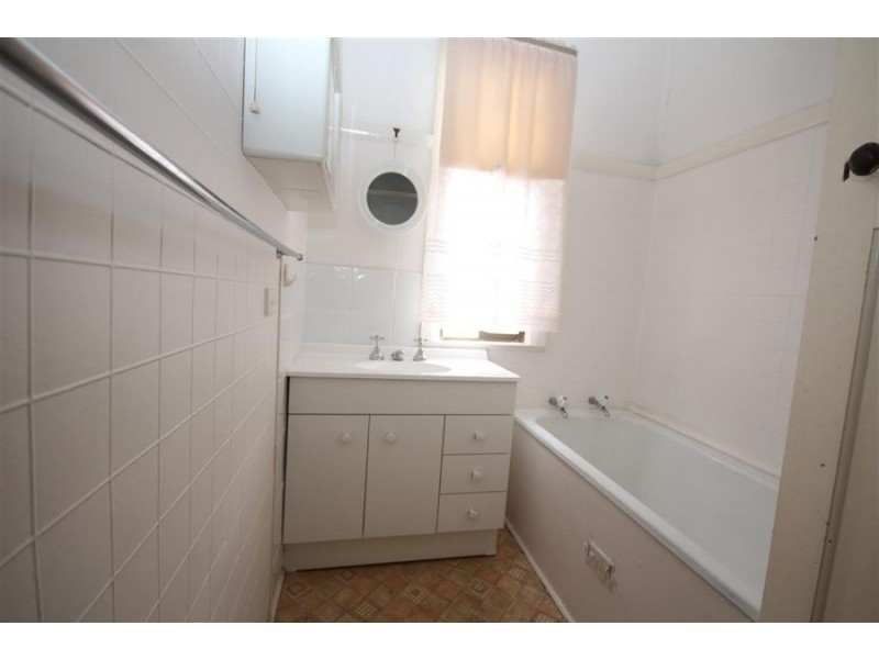 13 High Street, Tenterfield NSW 2372