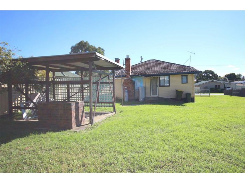 13 High Street, Tenterfield NSW 2372