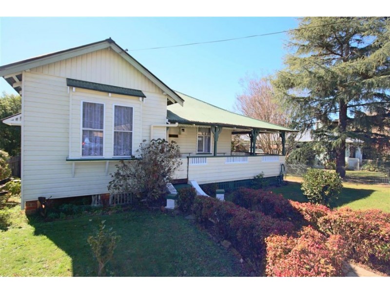 38 Molesworth Street, Tenterfield NSW 2372