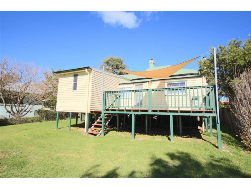 38 Molesworth Street, Tenterfield NSW 2372
