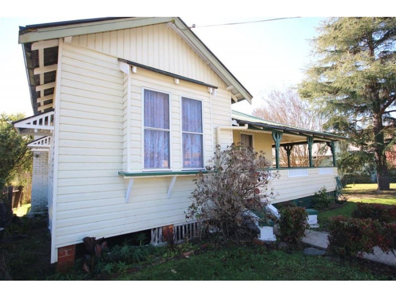 38 Molesworth Street, Tenterfield NSW 2372