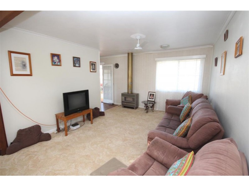 145 Logan Street, Tenterfield NSW 2372