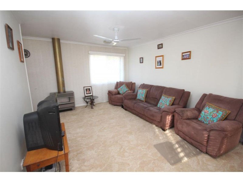 145 Logan Street, Tenterfield NSW 2372