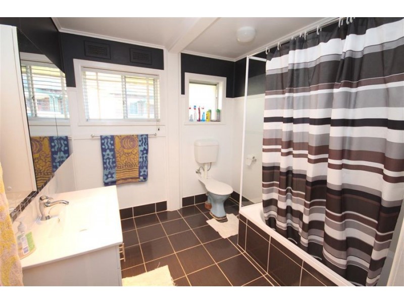 145 Logan Street, Tenterfield NSW 2372