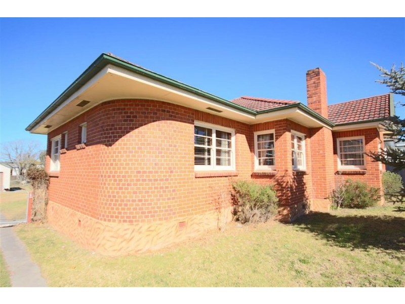 59 High Street, Tenterfield NSW 2372