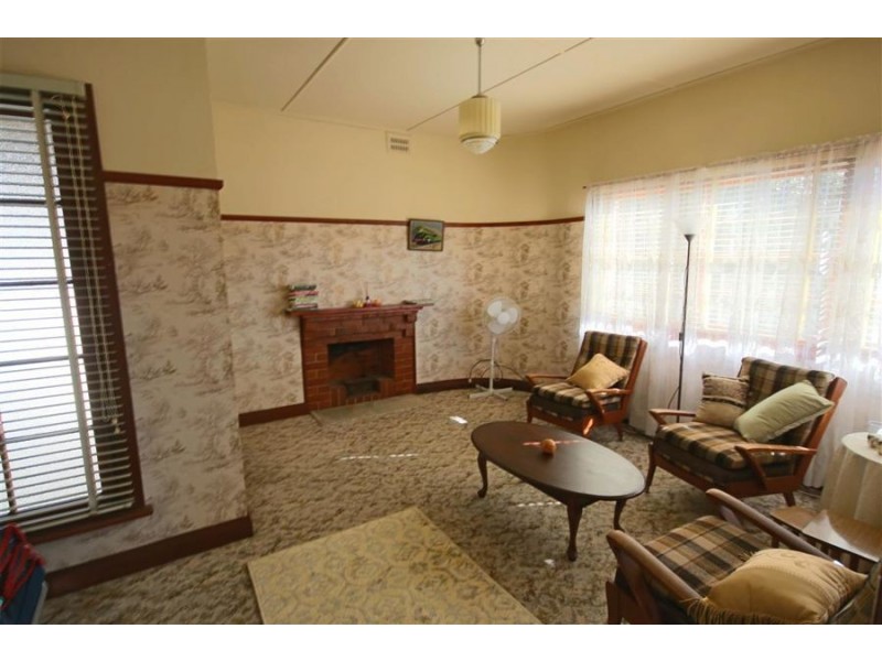 59 High Street, Tenterfield NSW 2372