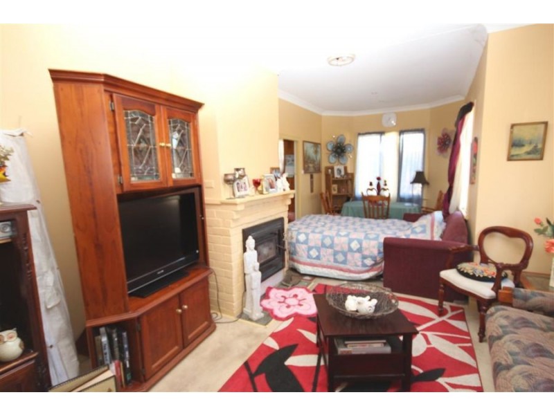 36 Railway Avenue, Tenterfield NSW 2372
