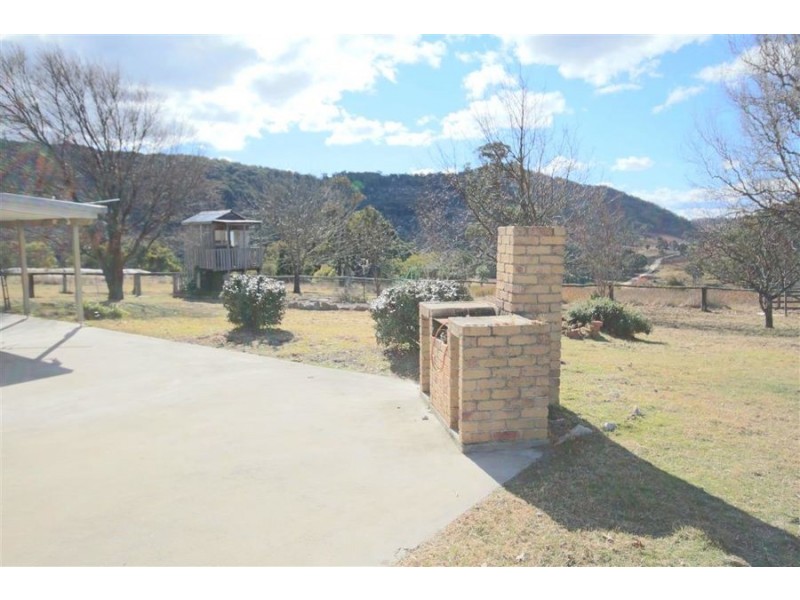 2 Wades Road, Tenterfield NSW 2372