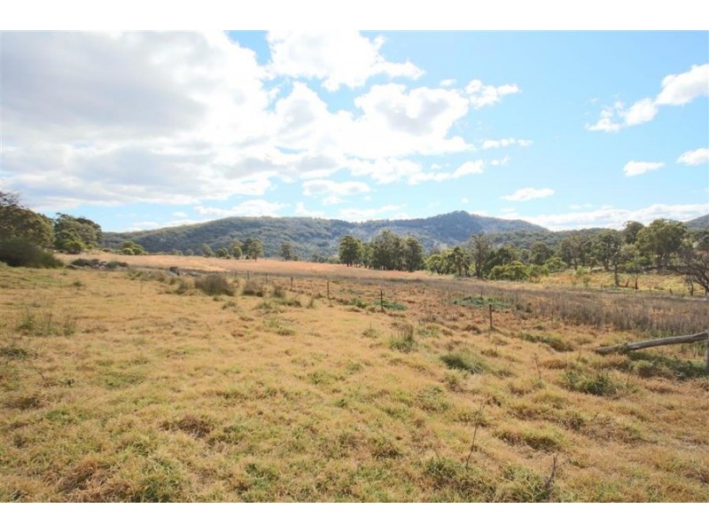 2 Wades Road, Tenterfield NSW 2372