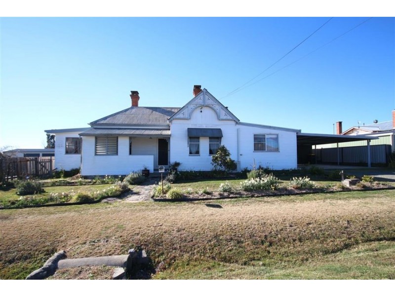 116 Miles Street, Tenterfield NSW 2372