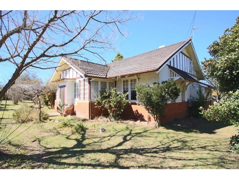 87 Martin Street, Tenterfield NSW 2372