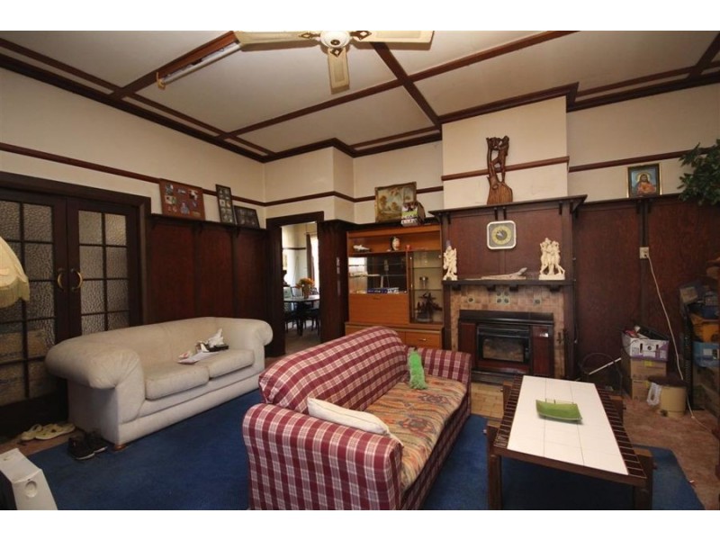 87 Martin Street, Tenterfield NSW 2372