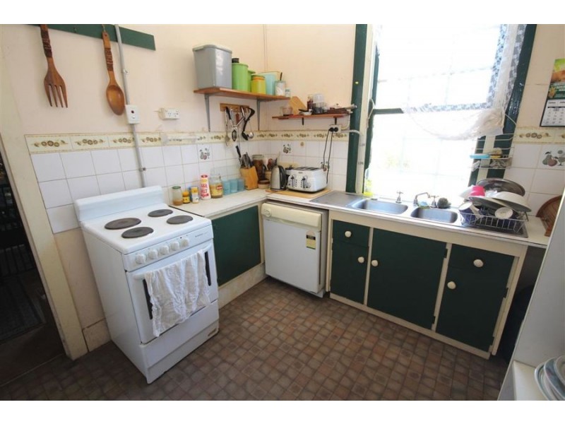 87 Martin Street, Tenterfield NSW 2372